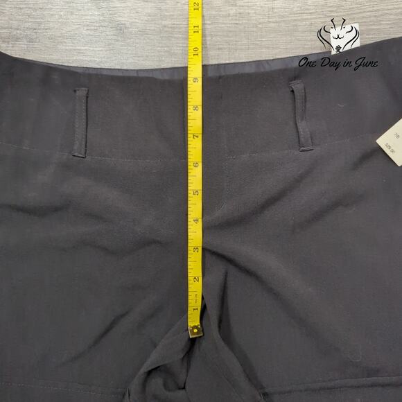 Studio Y Flat Front Shorts Size 7/8 - Picture 4 of 7